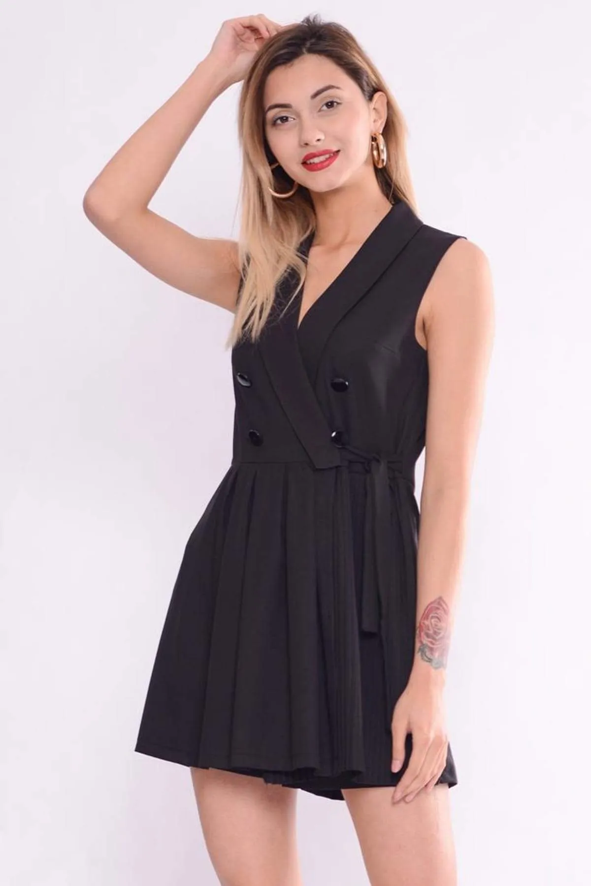 13682 Black Sleeveless Blazer Shorts Jumpsuit