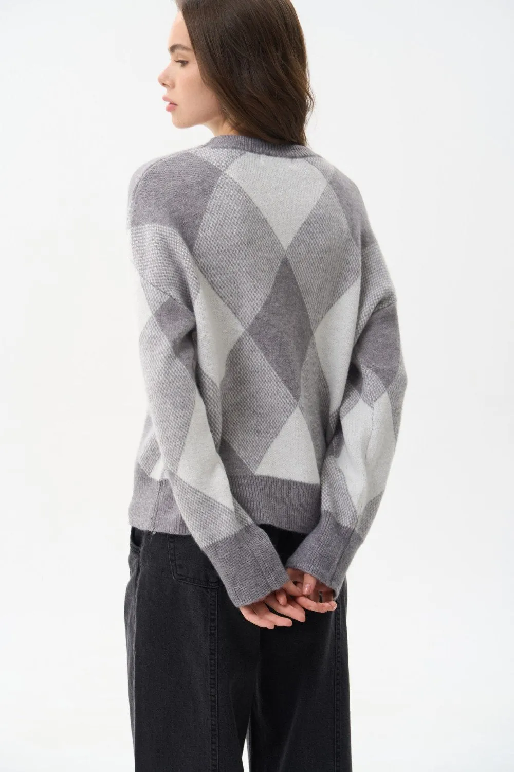 Grey Diamond Pattern Knit Sweater