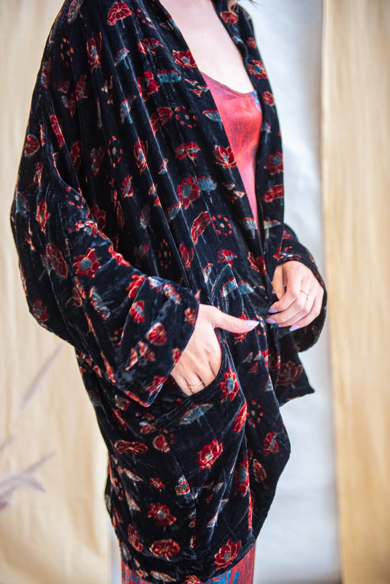 Silk Velvet Kimono Jacket - Black Red Lotus