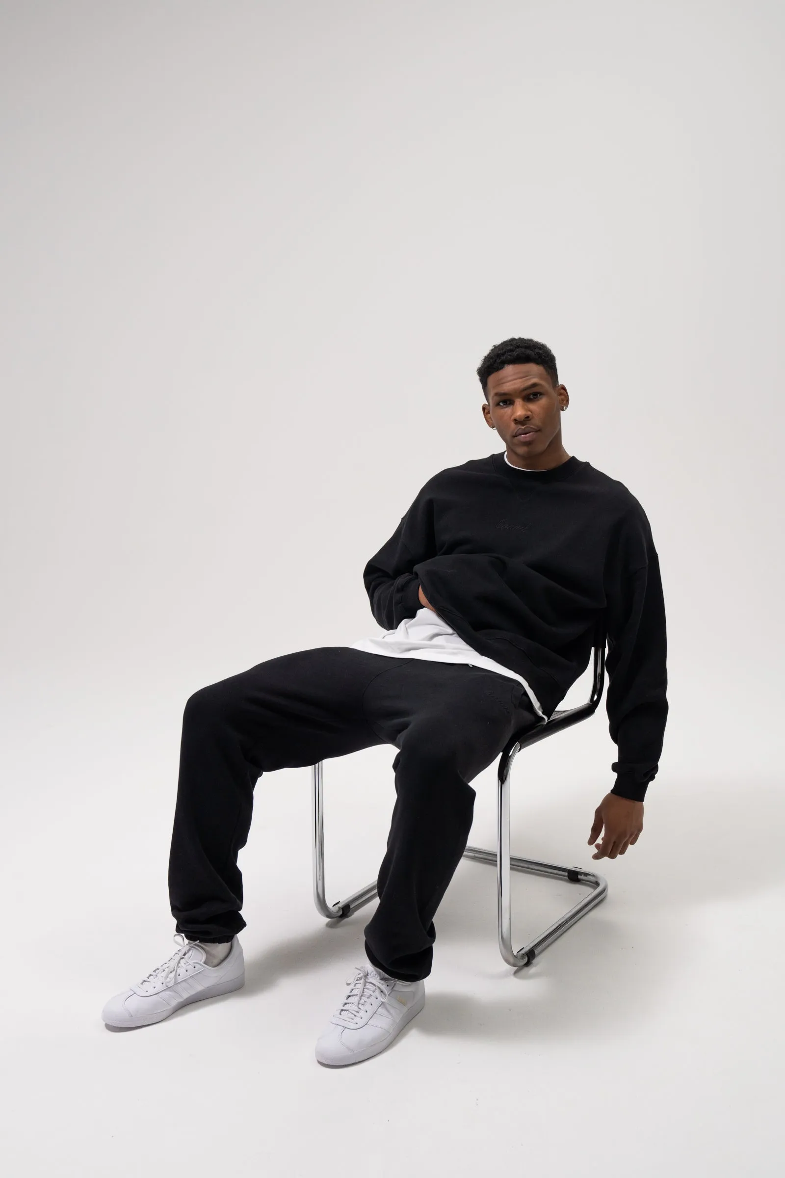 SUSTAIN BLACK SWEATER & JOGGERS SET