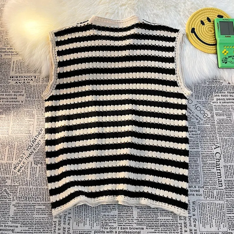 Sweater Vest Men O-neck Striped Designer Sleeveless Knitwear All-match Ulzzang Japanese Stylish College Unisex Leisure Handsome