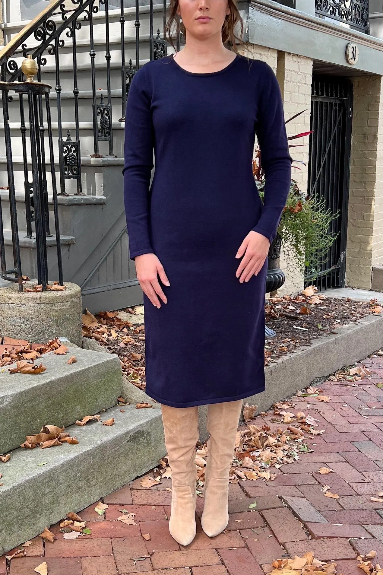 THE QUINN EVERYDAY SCOOP NECK SWEATER DRESS IN NAVY