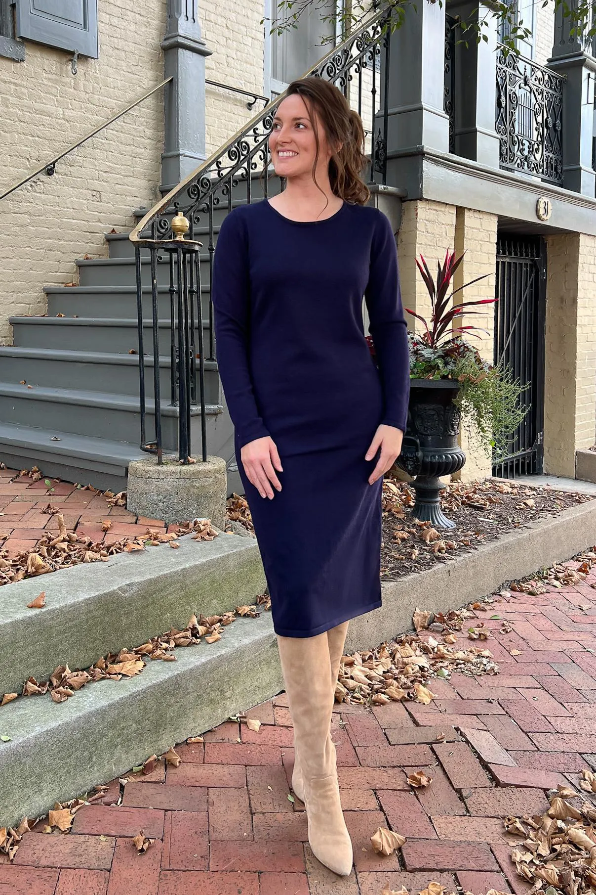 THE QUINN EVERYDAY SCOOP NECK SWEATER DRESS IN NAVY